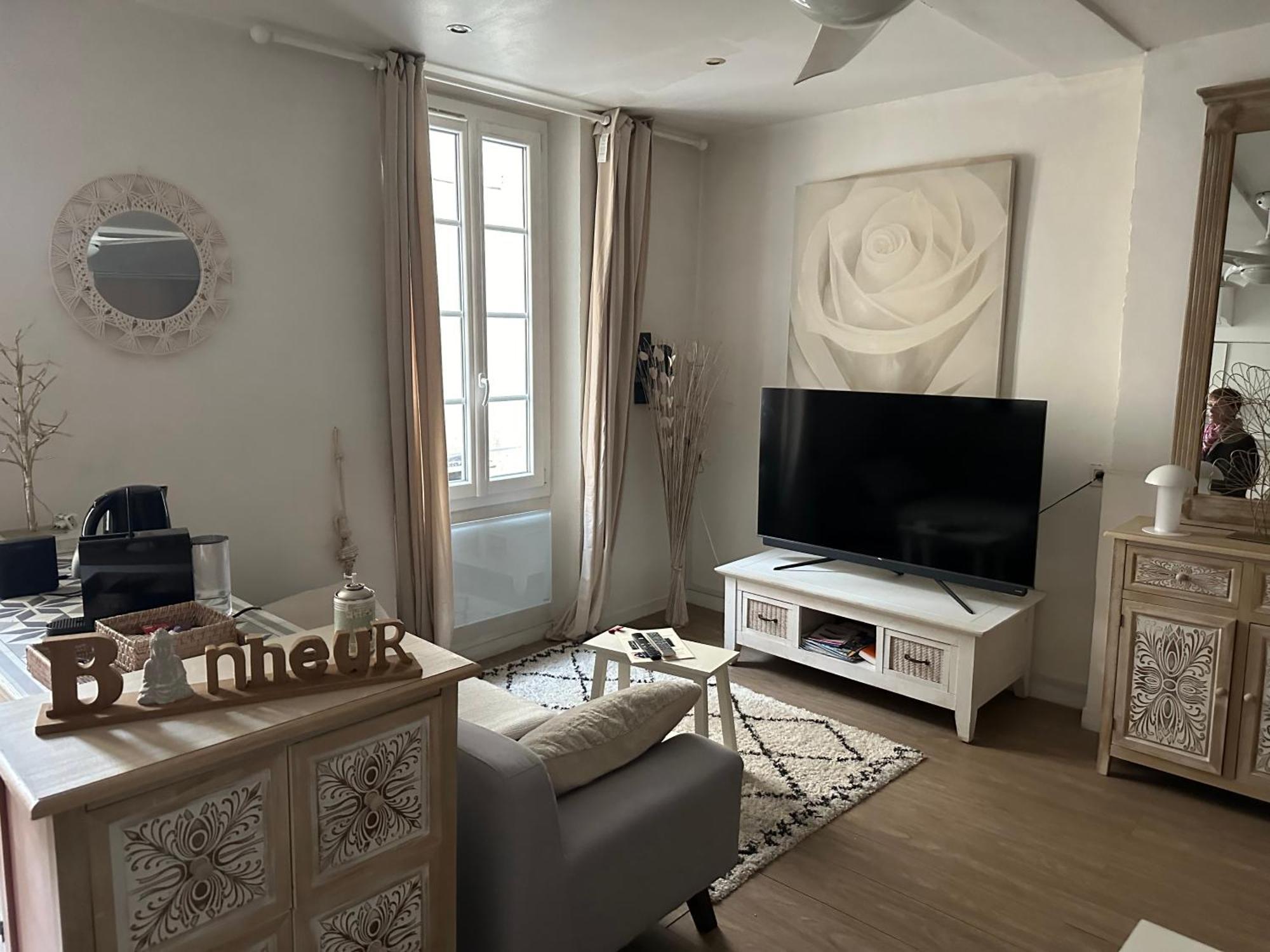 Studio Tt Equipe Parking Coeur Ville Sanary-sur-Mer Exteriér fotografie
